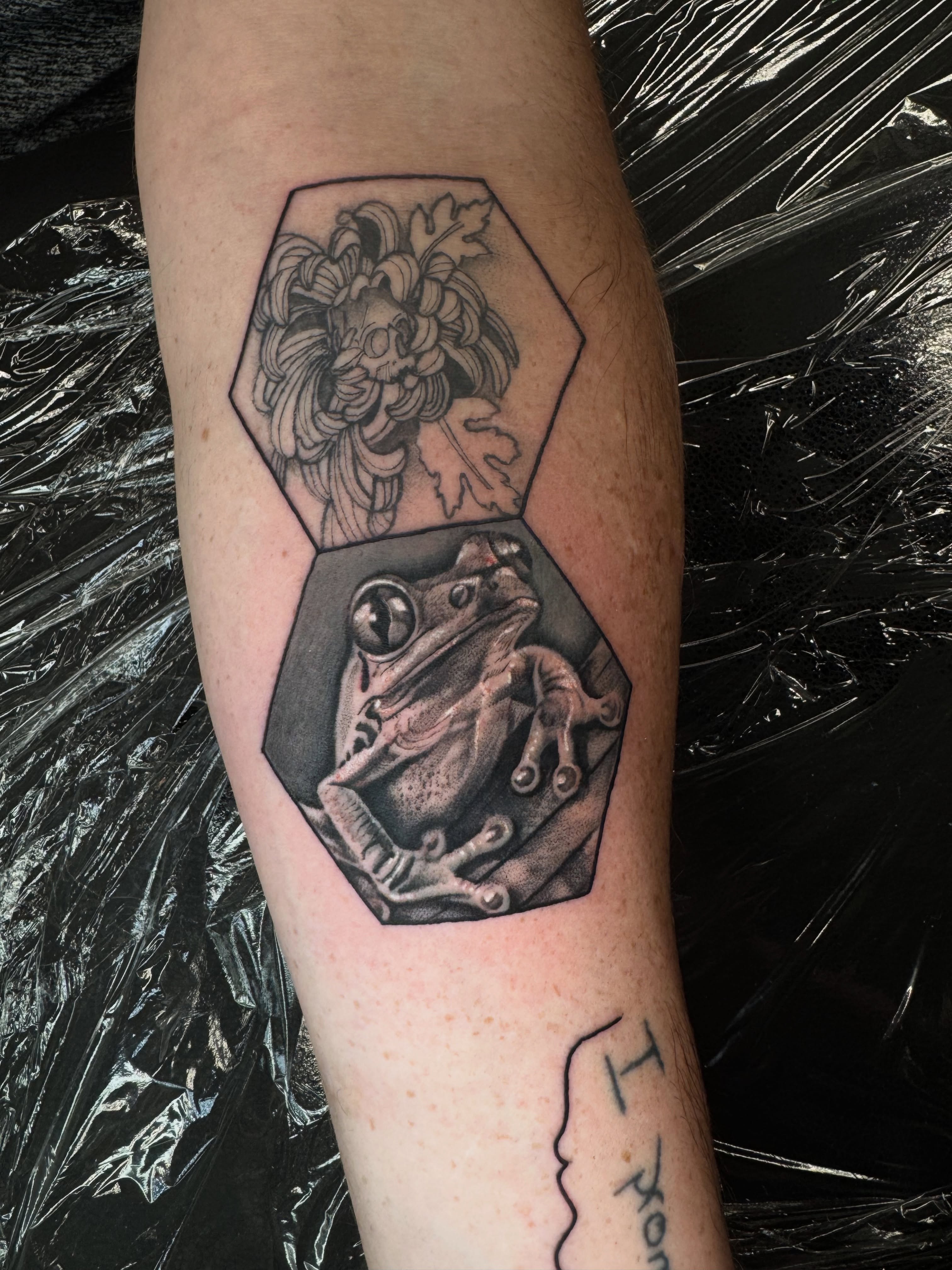 Had a blast doing these custom hexagons! Super stoked on how they came out! 
Tha… — tattoo by Anthony Kessinger, Front Royal, Virginia