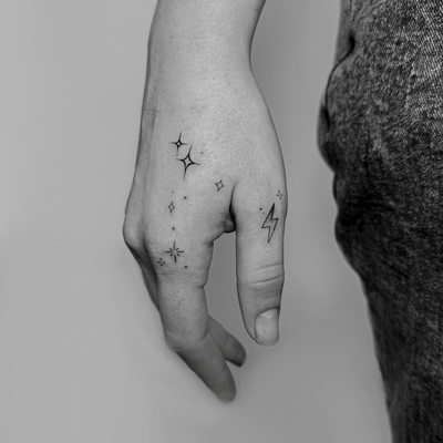 fingerprint sparkles for where her daughters fingertips land when they hands 🥰
… — tattoo by Ariane  McDonald, Los Angeles, California