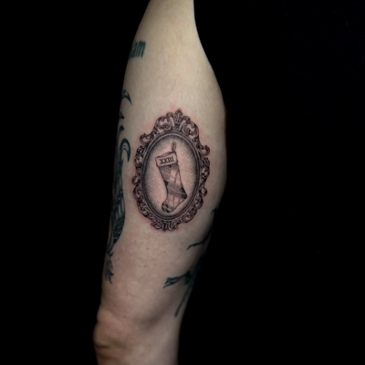 -Memorial tattoo-

Thank you @brycedarlington for your trust and always asking m… — tattoo by Shino Nakamoto, Los Angeles, California