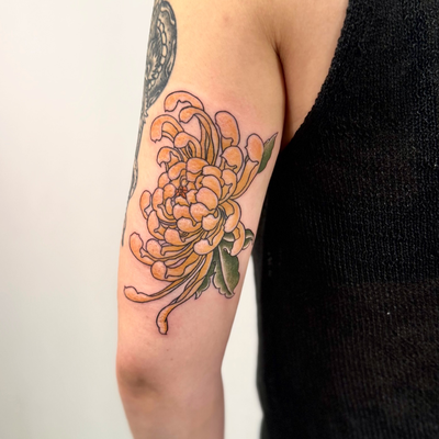 -Traditional Chrysanthemum-

From my flash. 
Thank you Bea for your trust and le… — tattoo by Shino Nakamoto, Los Angeles, California