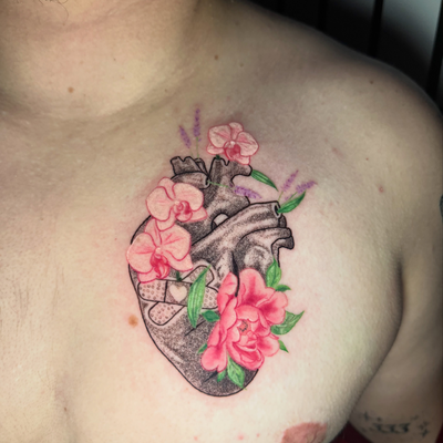 Floral Heart 4 Alex 🌸🖤🌸 

@tattoosnob 

#hearttattoo #floraltattoo #rhodeisla… — tattoo by Zoe Blackman, Providence, Rhode Island