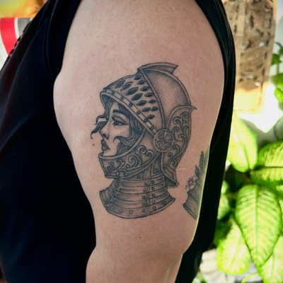 5 months healed on @itsmejillyyybean 

Booking the rest of the year 

#knighttat… — tattoo by Chelsea  Dagger, Orange, California