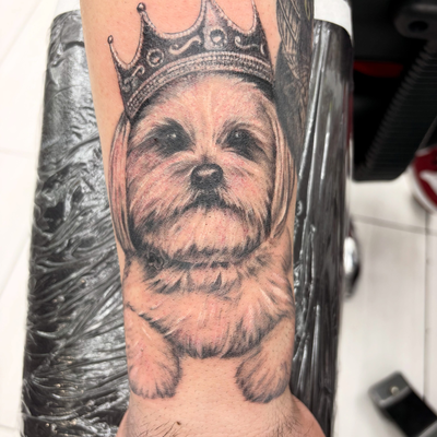 Did this lil doggy portrait for Blake . He requested Biggie’s crown on his Dog P… — tattoo by Heather Baldwin, Aiea , Hawaii 