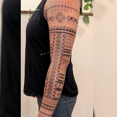 Such a fun catch up with Avril! She sat almost 15 hrs to finish this up in the s… — tattoo by Janel Petch, Eagle Rock, CA