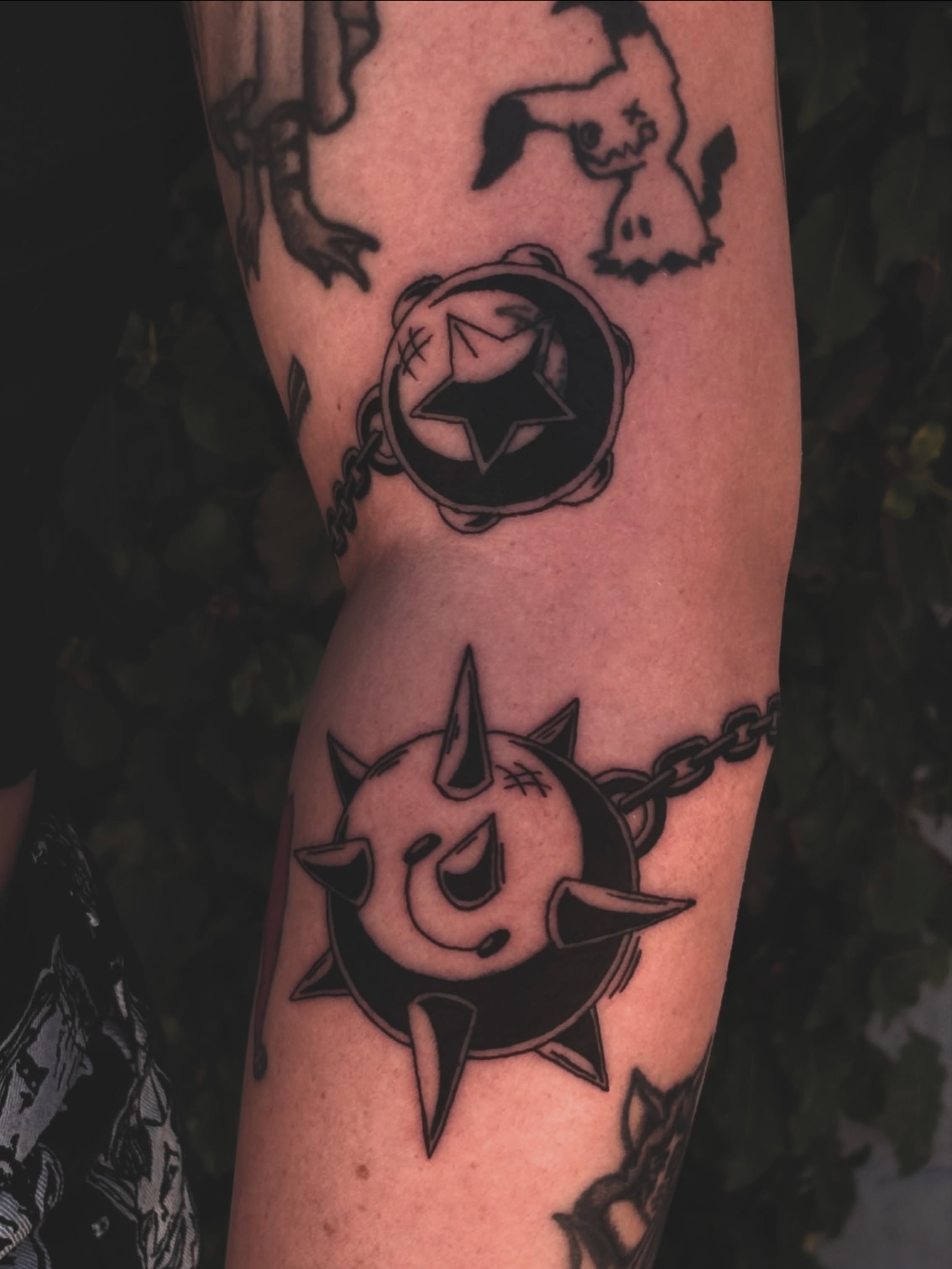 @x.3aj.x designed this piece and trusted me to tattoo it onto her 🫶🏻🫶🏻 
.
.
… — tattoo by Arika Amricachi, colton, CALIFORNIA