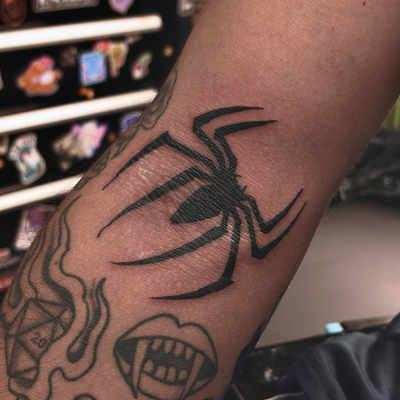 tobey goated #spiderman tattoo for my friend @_alealejandroo_ 
dm me or go to my… — tattoo by Arika Amricachi, colton, CALIFORNIA