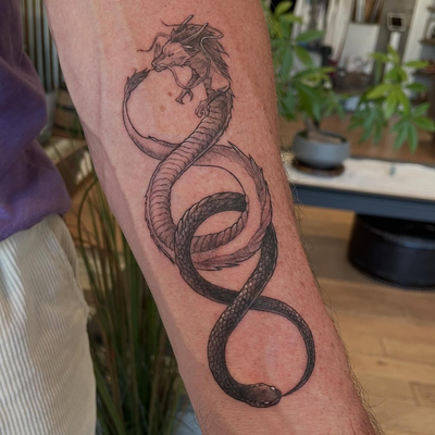 Double infinity dragon and snake design
🐉🐍
DM to book a session 
📍109 N La Ci… — tattoo by Raivo Broks, Beverly Hills, California
