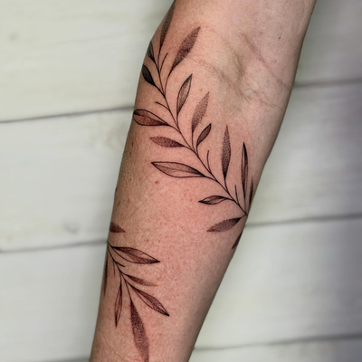 Simple vine! DM to book!🌵💙 #finelinephoenix #finelinearizona #arizonatattooart… — tattoo by Diana Muresan, Phoenix, Arizona