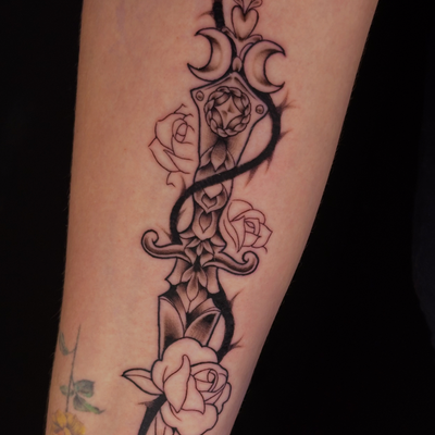Pretty blades and pretty flowers — tattoo by Morgan Penton, Dallas, Texas