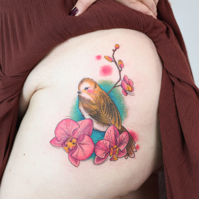 Little birdie and orchids on the hip 🦜🌸🌸
@tattoobahar
•
•
•
Done at @flamewis… — tattoo by Bahar Matloubi, Toronto, Ontario