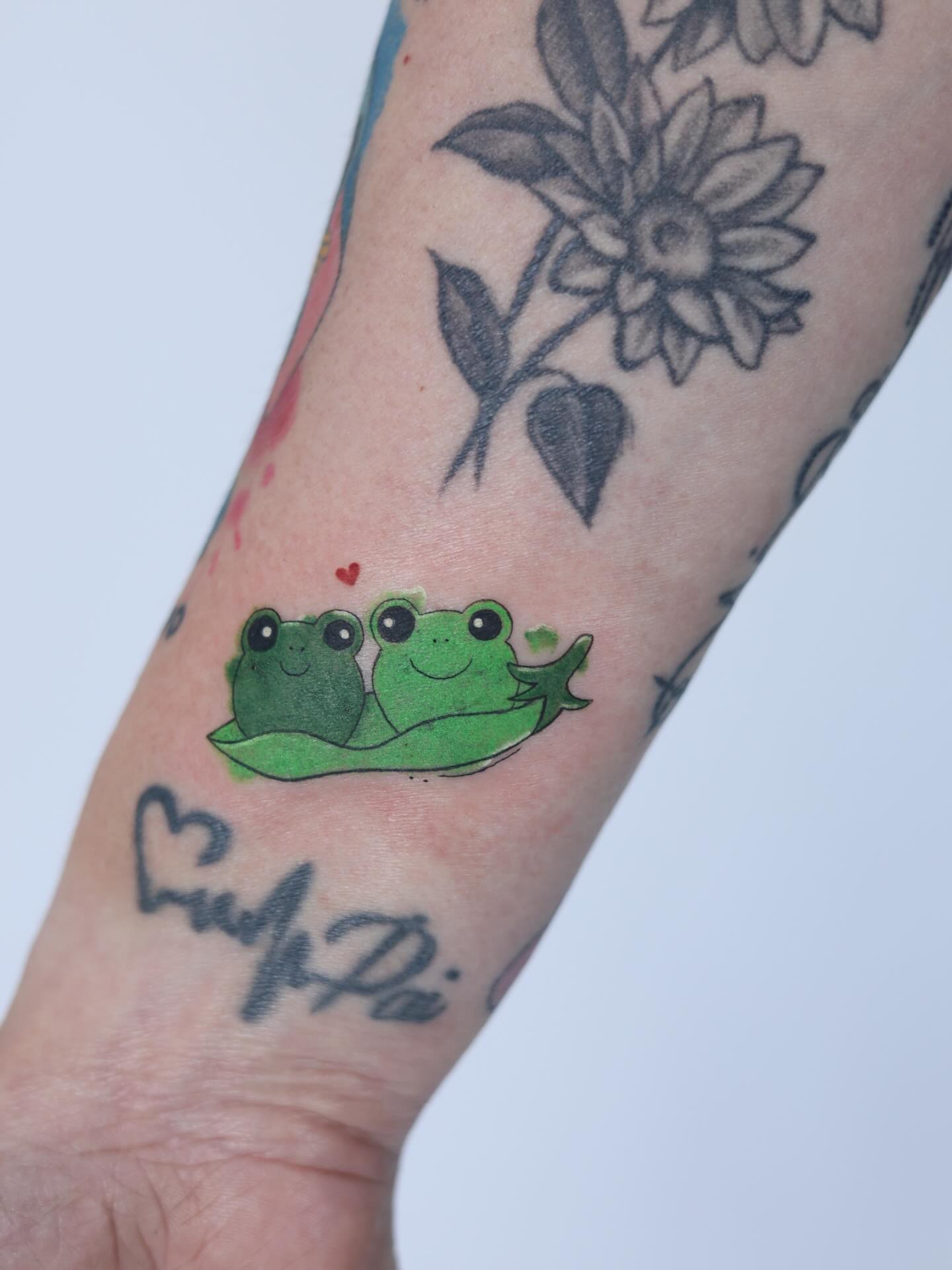 2 Frogs in a pod🐸🐸
@tattoobahar 
•
•
•
Done at @flamewiseink 
#watercolortatto… — tattoo by Bahar Matloubi, Toronto, Ontario