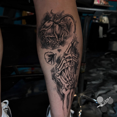 The homie asked me to hook him up with some ink so I gave it my best 🤷🏻‍♂️ 🤓
… — tattoo by Luis Belloso, Whittier, California