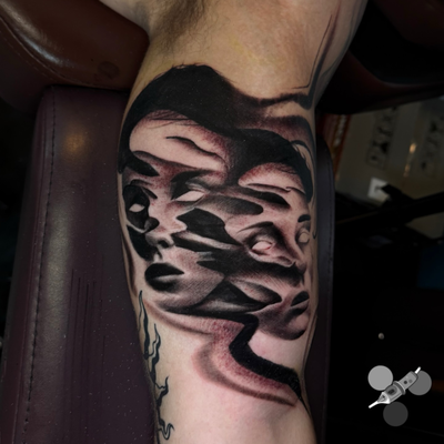 Little abstract double face woman from the other day.

DM @3pointink for appoint… — tattoo by Luis Belloso, Whittier, California