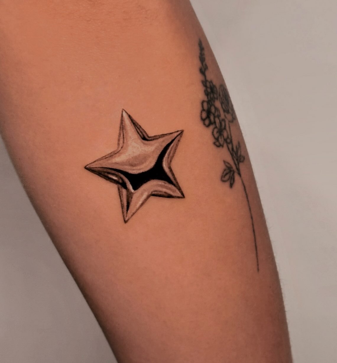 Took awhile to do this one but it was worth it!!!🤗 definitely enjoyed watching … — tattoo by Vicky Cruz, Los Angeles, California