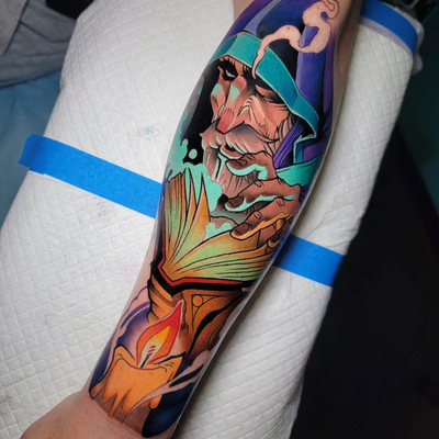 MORE WIZ BIZ PLEASE!! 🧙‍♂️🧙‍♂️🧙‍♀️🧙‍♀️

#wizbiz #wizard #tattoo #texastattoo… — tattoo by Shaun Flinn, Harker Heights, Texas