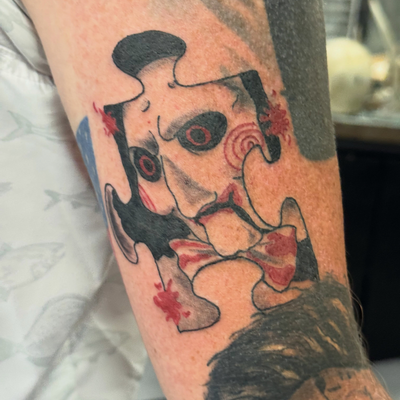 “I want to play a game.” 🧩🔪

I had so much fun tattooing this Jigsaw-inspired … — tattoo by Jessica Hurteau, Newport Beach, California