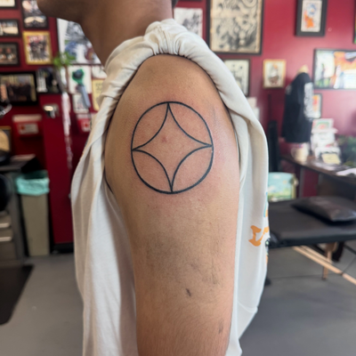 Love getting to do clean geometric pieces like this one 🖤

Simple at first glan… — tattoo by Jessica Hurteau, Newport Beach, California