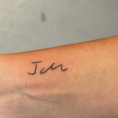 A small tattoo with a lot of meaning ❤️

She brought in her dad’s handwritten in… — tattoo by Jessica Hurteau, Newport Beach, California