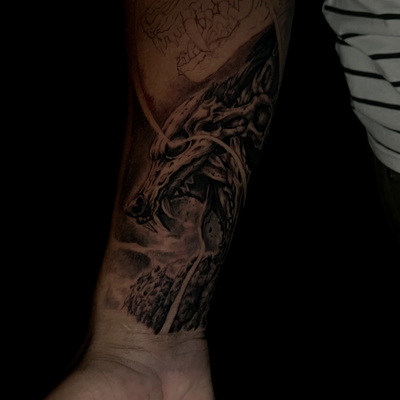 Primera sesión de proyecto basado en terror cósmico de “lovecraft” 
Muchas graci… — tattoo by Cesar Romero, Tegucigalpa , Francisco Morazan 