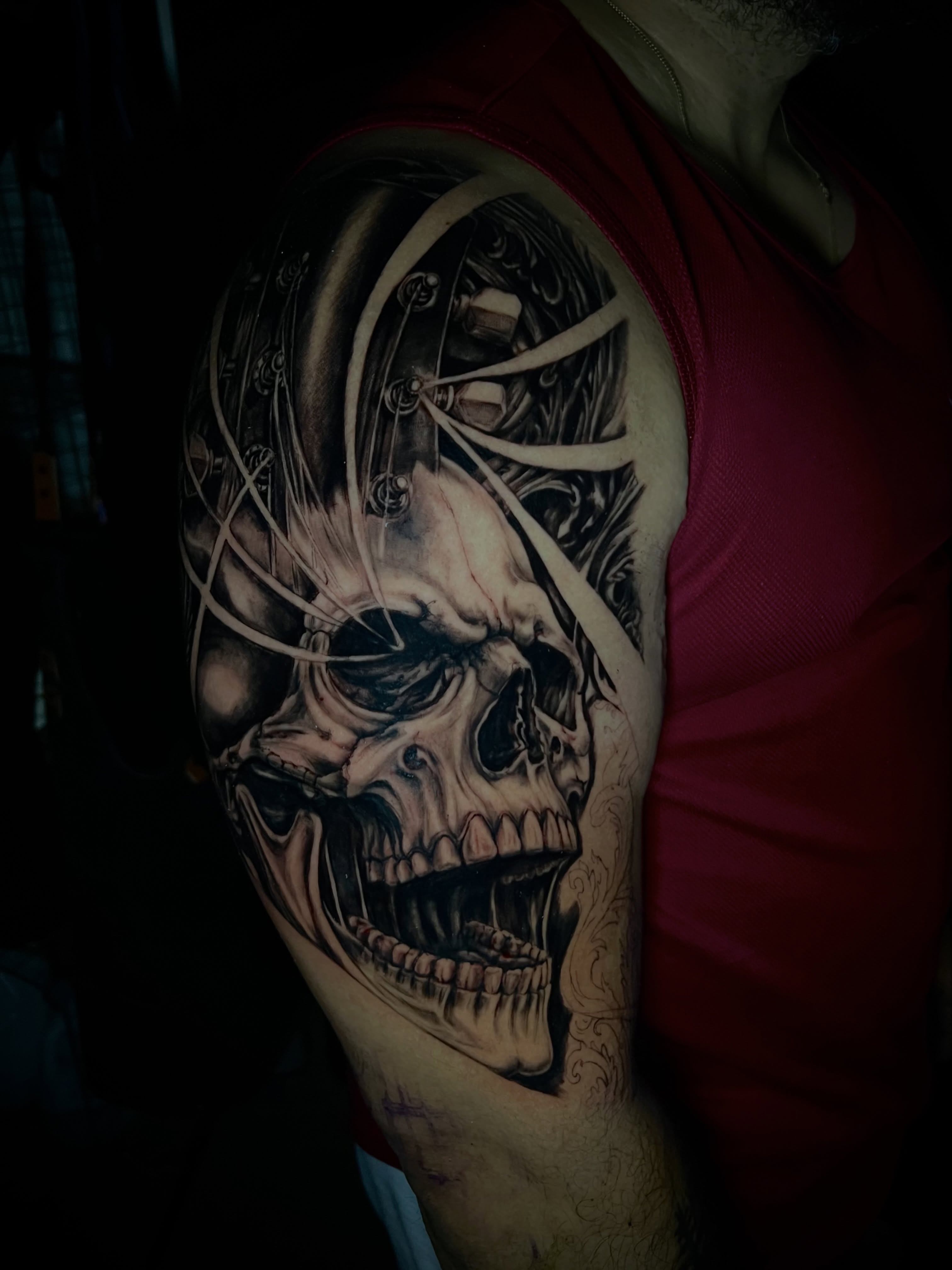 Tatuaje en proceso 
Segunda sesión ✌🏼#honduras #blackandgreytattoo #tegucigalpa… — tattoo by Cesar Romero, Tegucigalpa , Francisco Morazan 