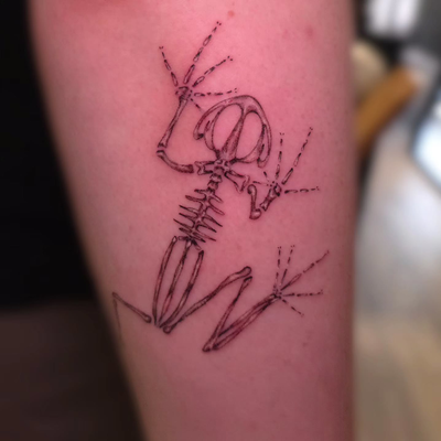 From my flash 

#flashtattoo #frogtattoo — tattoo by Kyle Soden, Honesdale, PA