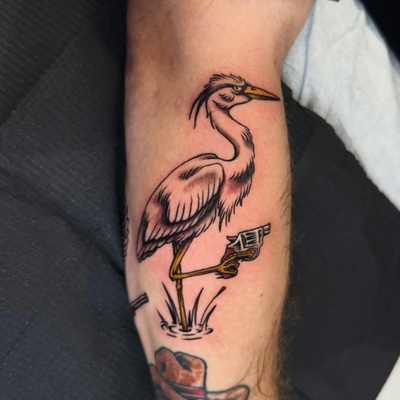 Birds don’t need hands when theyre fully ARMED 🔫
Thank you Luke trusting me to … — tattoo by Aiden Busiel, Chicago, Illinois