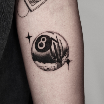 Couple flashes today🎱
thanks Leilah! 

🎈⭐️

🎱🌵 — tattoo by Drake Chiesa, San Diego, California