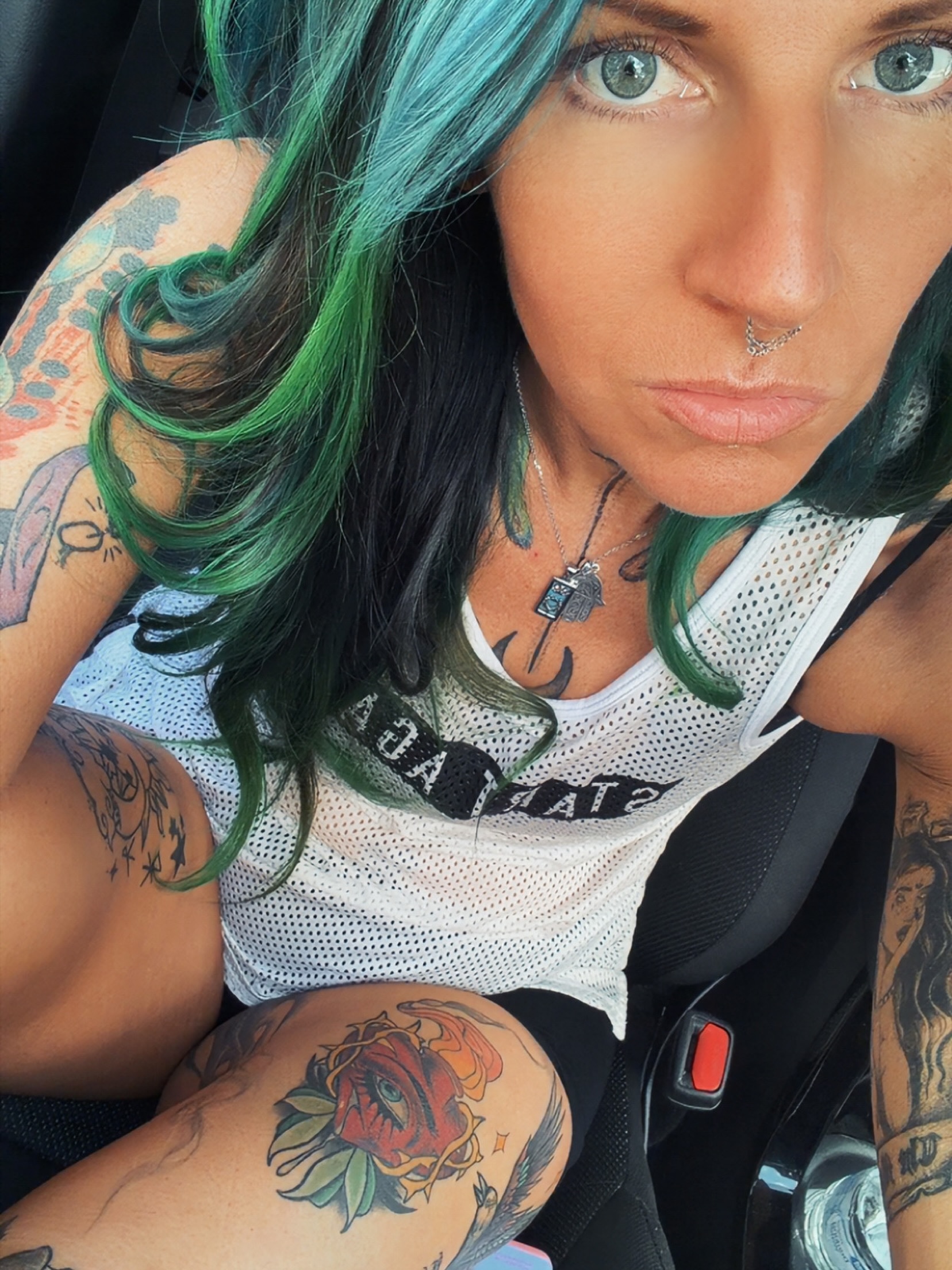 Happy Friday, loves! 

I will be taking walk ins today if you’re feeling the urg… — tattoo by Sarah Corley, Jefferson, Georgia