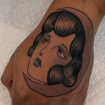 Bonita chava tradicional en la mano, me gusta mucho trabajar manos 🤚🏻 hagamos … — tattoo by Pablo  Cardona, Ciudad de Guatemala , Guatemala 