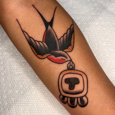 Golondrina con el nahual de Samy gracias por darme sus ideas con significado y t… — tattoo by Pablo  Cardona, Ciudad de Guatemala , Guatemala 