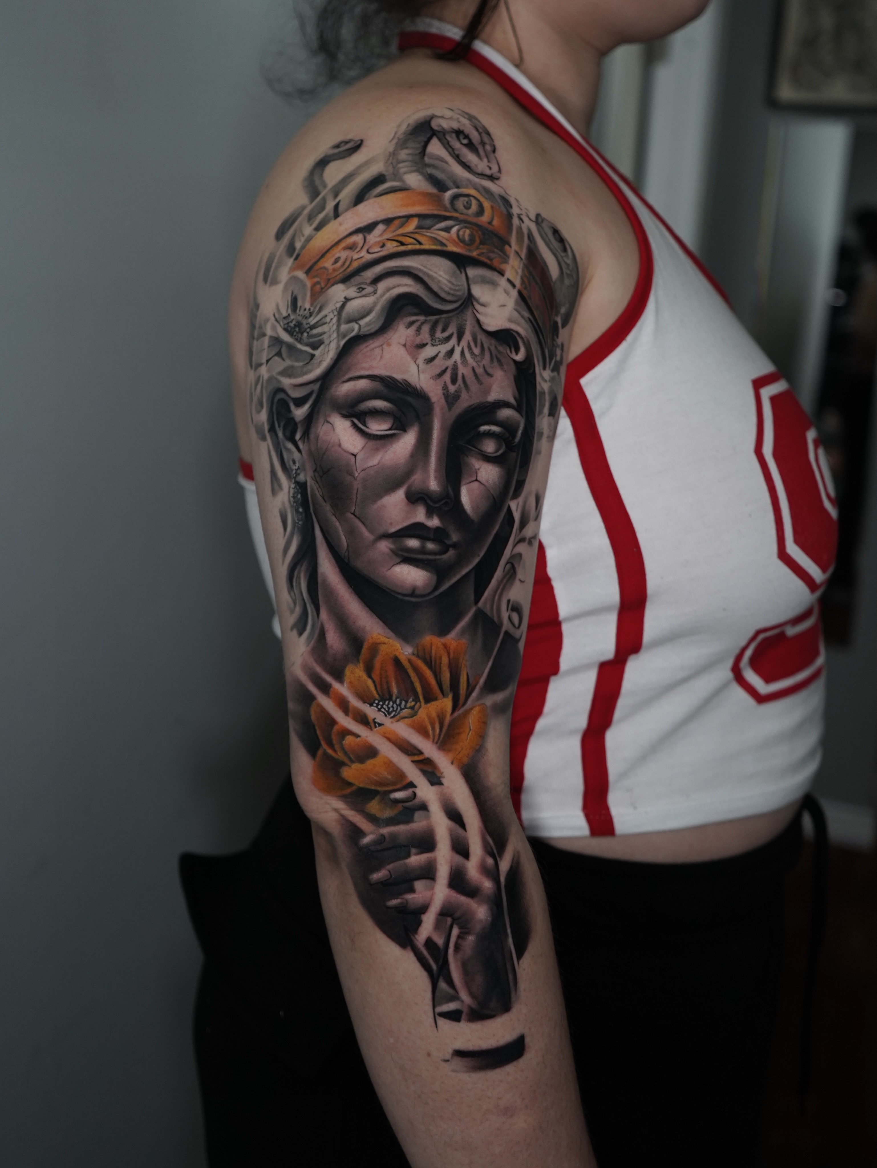 Sleeve in progress🔥
Detrás de esta pieza hubo muchas ideas, referencias y traba… — tattoo by Fredy Amaya, Chelsea, Massachusetts