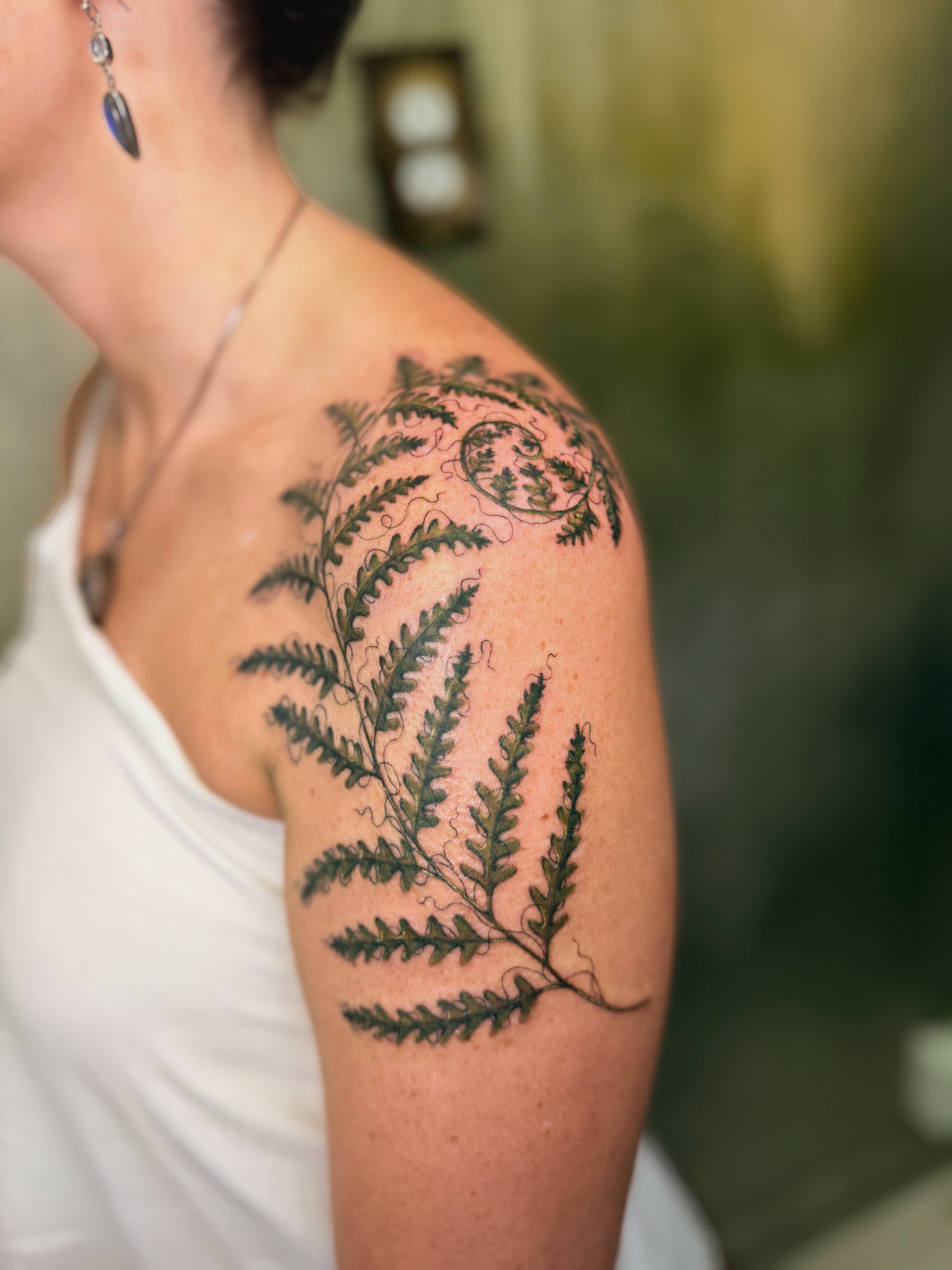 sometimes plans change and you end up freehanding a fern tattoo on the shoulder … — tattoo by Natasha Rachel, Nashville, Tennessee
