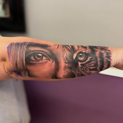 Take a look at how this one came out. Whatcha guys think? Thanks for looking :)
… — tattoo by Tom Doyle, Phoenix, New York