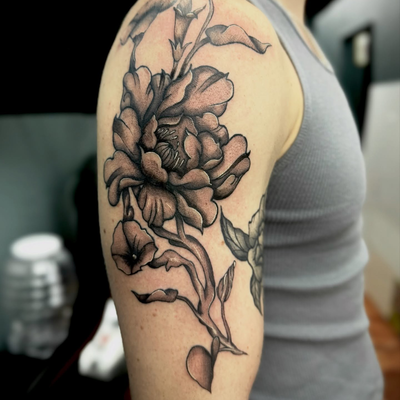 Peony and morning glory’s for my guy 🔥
Bring me all the flowers🫡
Dm or fill ou… — tattoo by Joel Soria, Tucson, Arizona